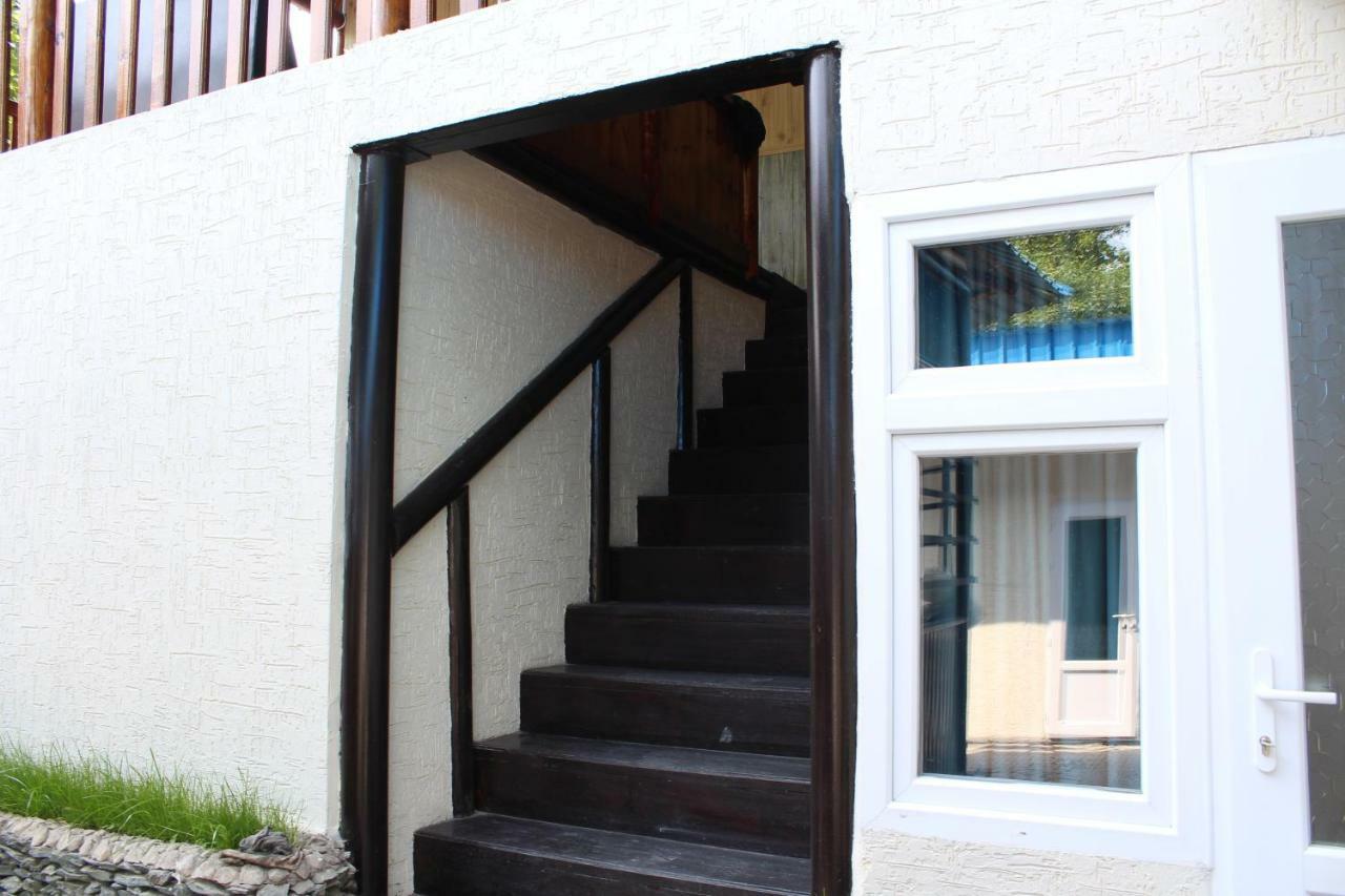 Park Hostel Osh Exterior photo