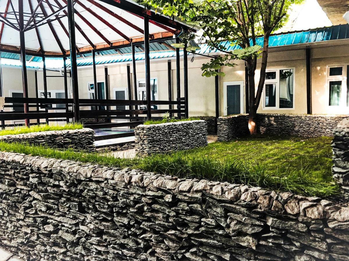 Park Hostel Osh Exterior photo